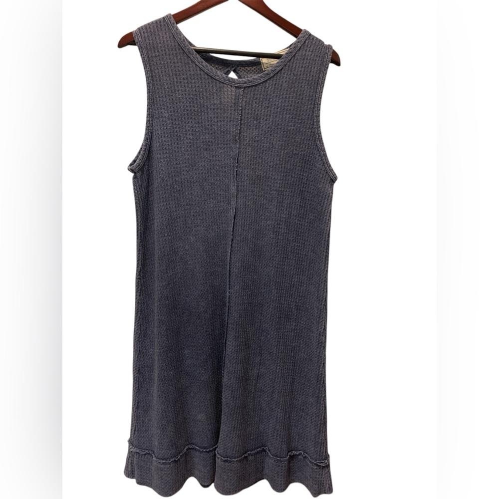 Sinuous Blue Sleeveless Midi Dress.          Size M